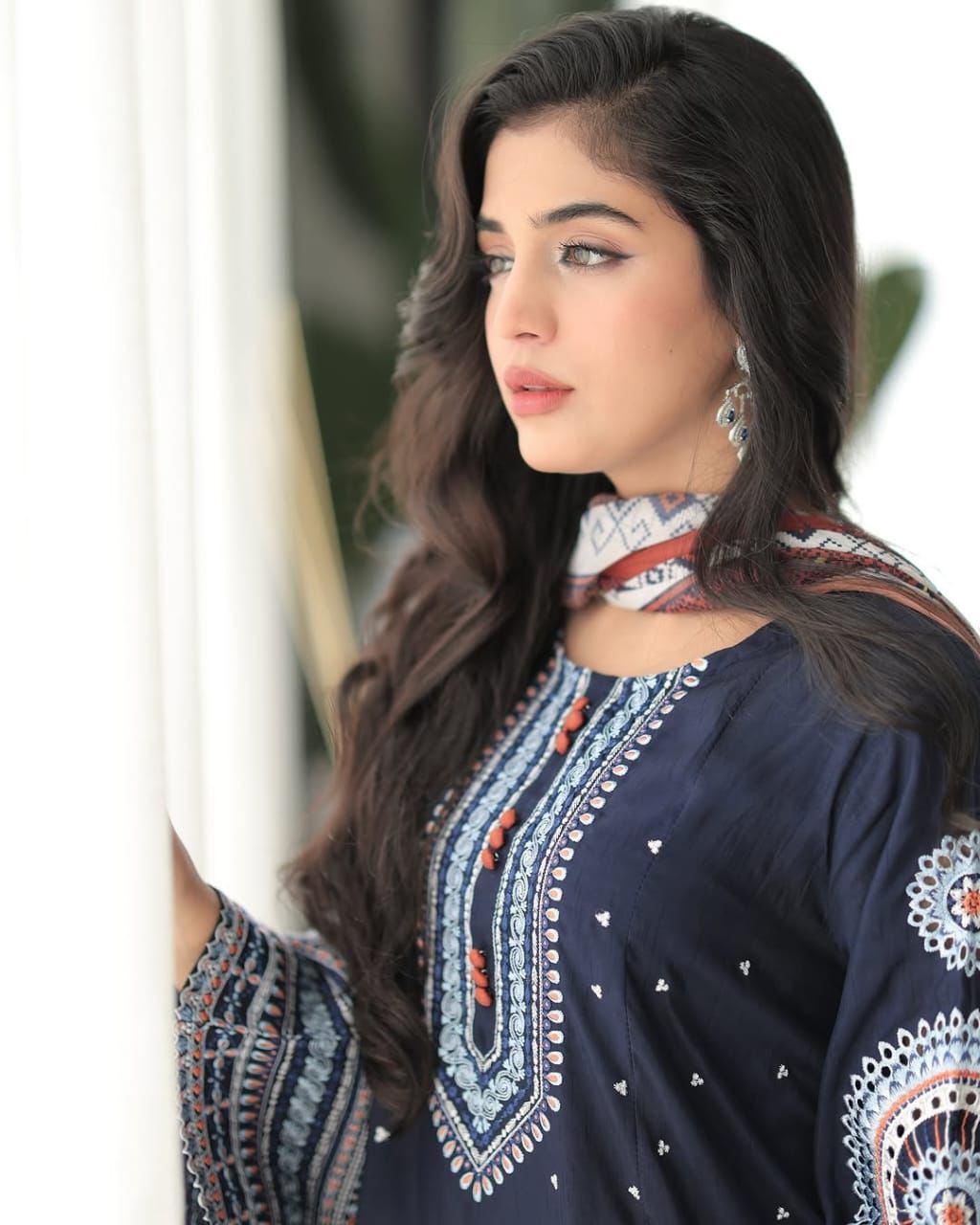 Jazmin Winter Embroidered Elegance