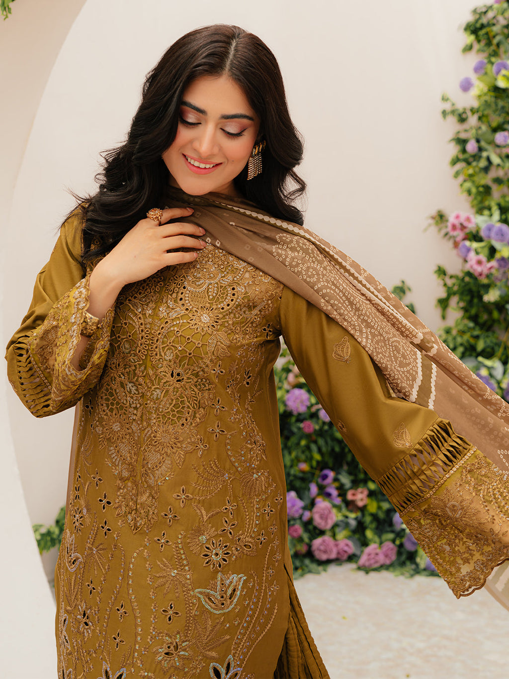 MAHNUR LAWN 3 PC LUXURY EMBROIDERED