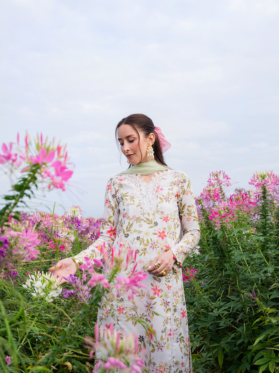 IZEL LAWN EMBROIDERED 3 PC WITH EMBROIDERED DUPPATA