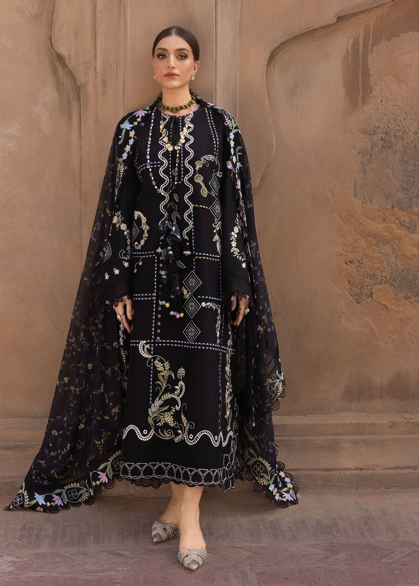 CRIMSON LAWN LUXURY EMBROIDERED 3 PC WITH EMBROIDERED BACK AND DUPATA