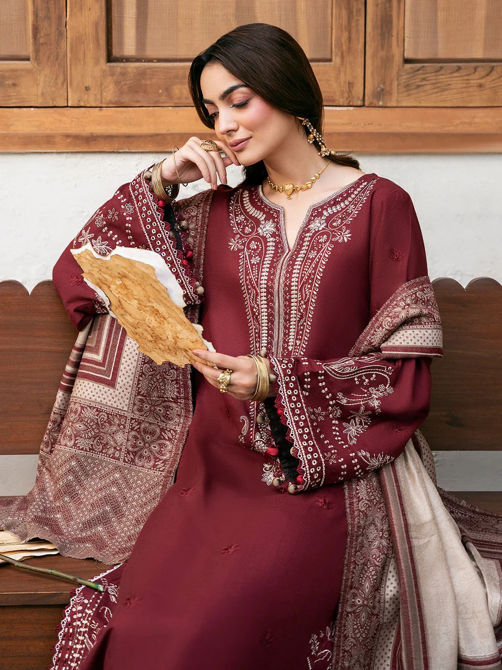 Izel Embroidered Lawn 3 PC