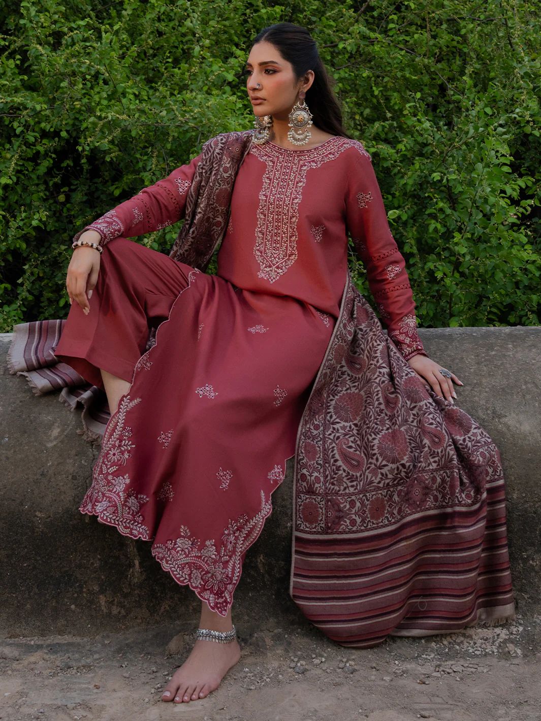 Izel 3PC Lawn Embroidered Suit