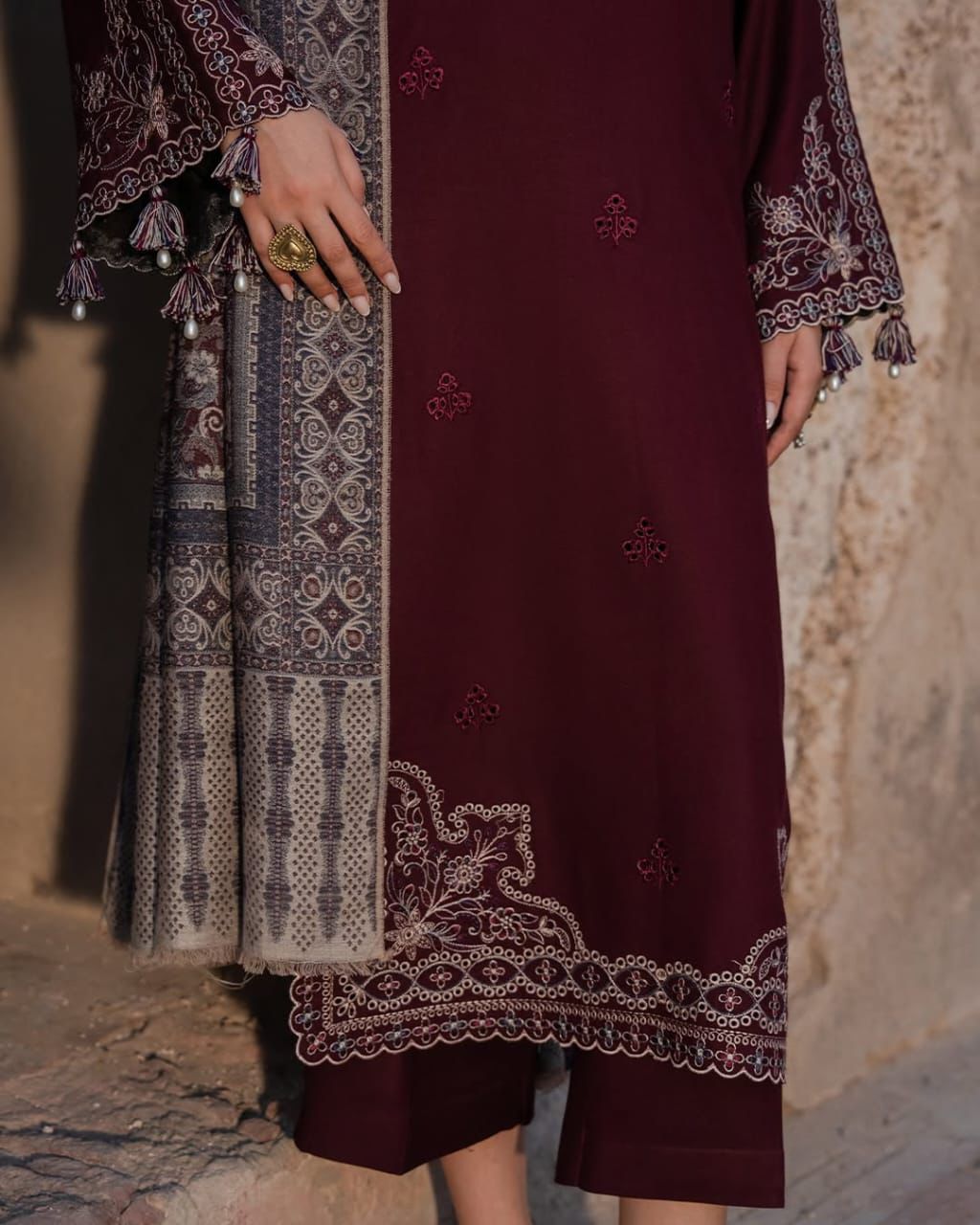 IZEL LAWN DEMANDING EMBROIDERED 3 PC