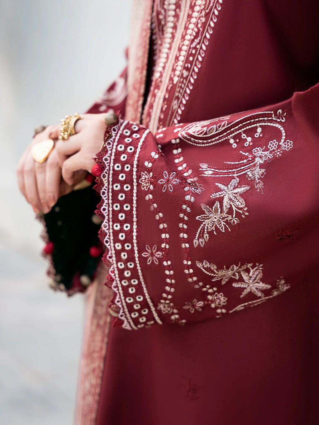Izel Embroidered Lawn 3 PC