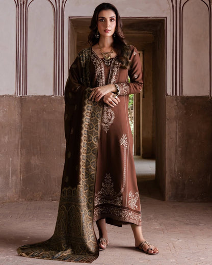 IZEL PREMUIM EMBROIDERED LAWN 3 PC