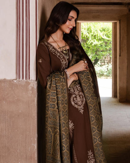 IZEL PREMUIM EMBROIDERED LAWN 3 PC