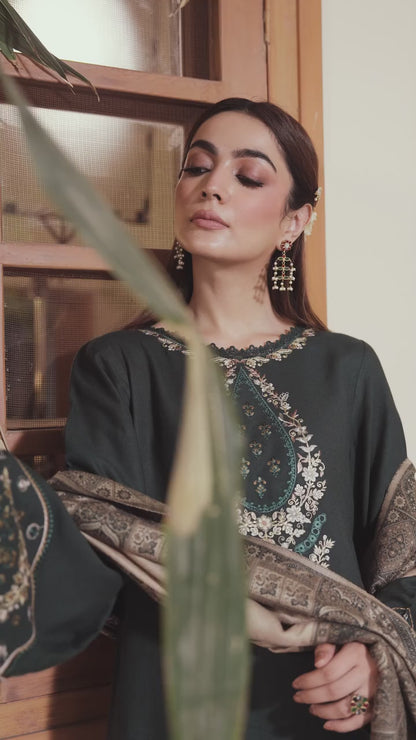 Izel Lawn Embroidered 3 PC