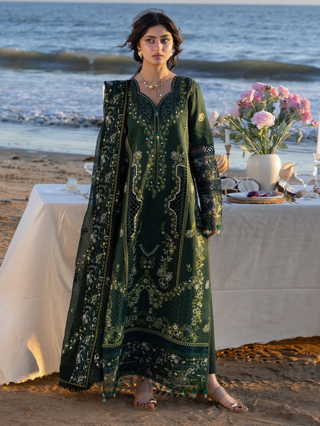 MAHNUR LUXURY WINTER EMBROIDERED 3 PC WITH EMBROIDERED SHAWL