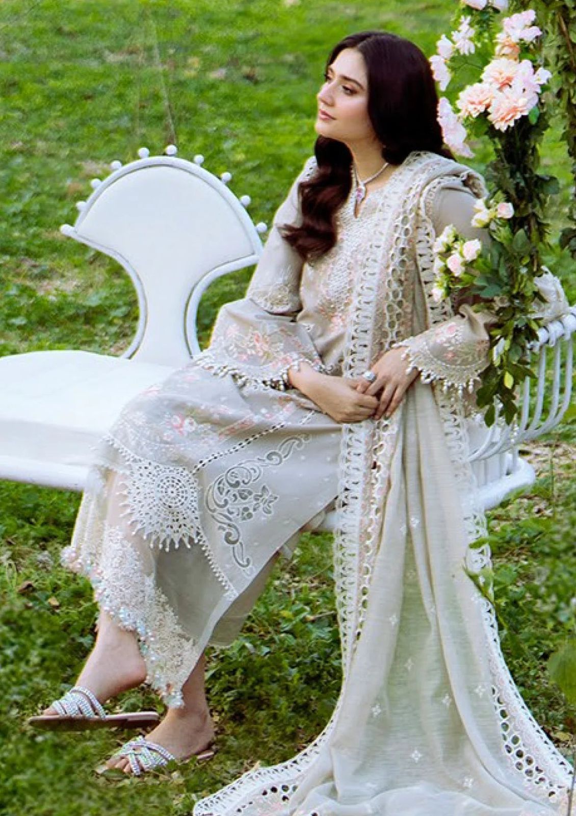 BIN ILYAS LUXURY LAWN EMBROIDERED 3 PC WITH EMBROIDERED DUAPPTA