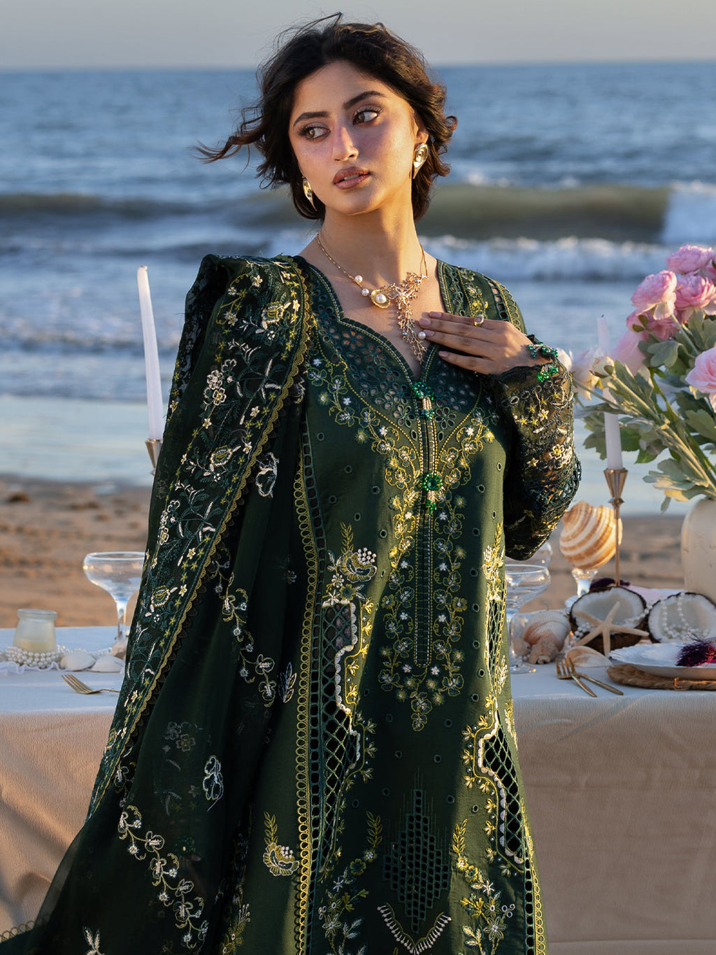 MAHNUR LUXURY WINTER EMBROIDERED 3 PC WITH EMBROIDERED SHAWL
