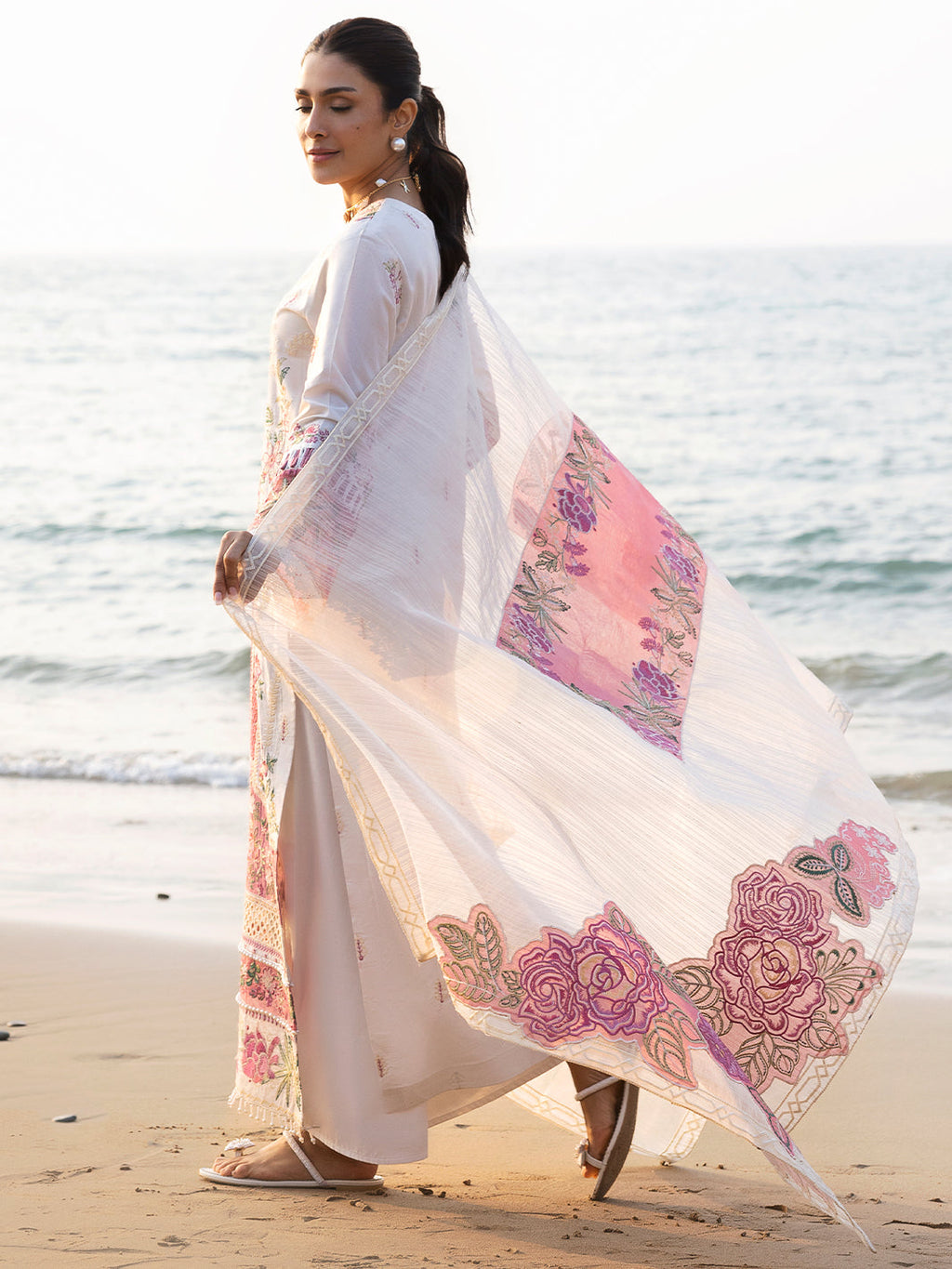 MAHNUR LAWN CHIKAN HEAVY EMBROIDERED 3 PC WITH EMBROIDERED DUPATTA