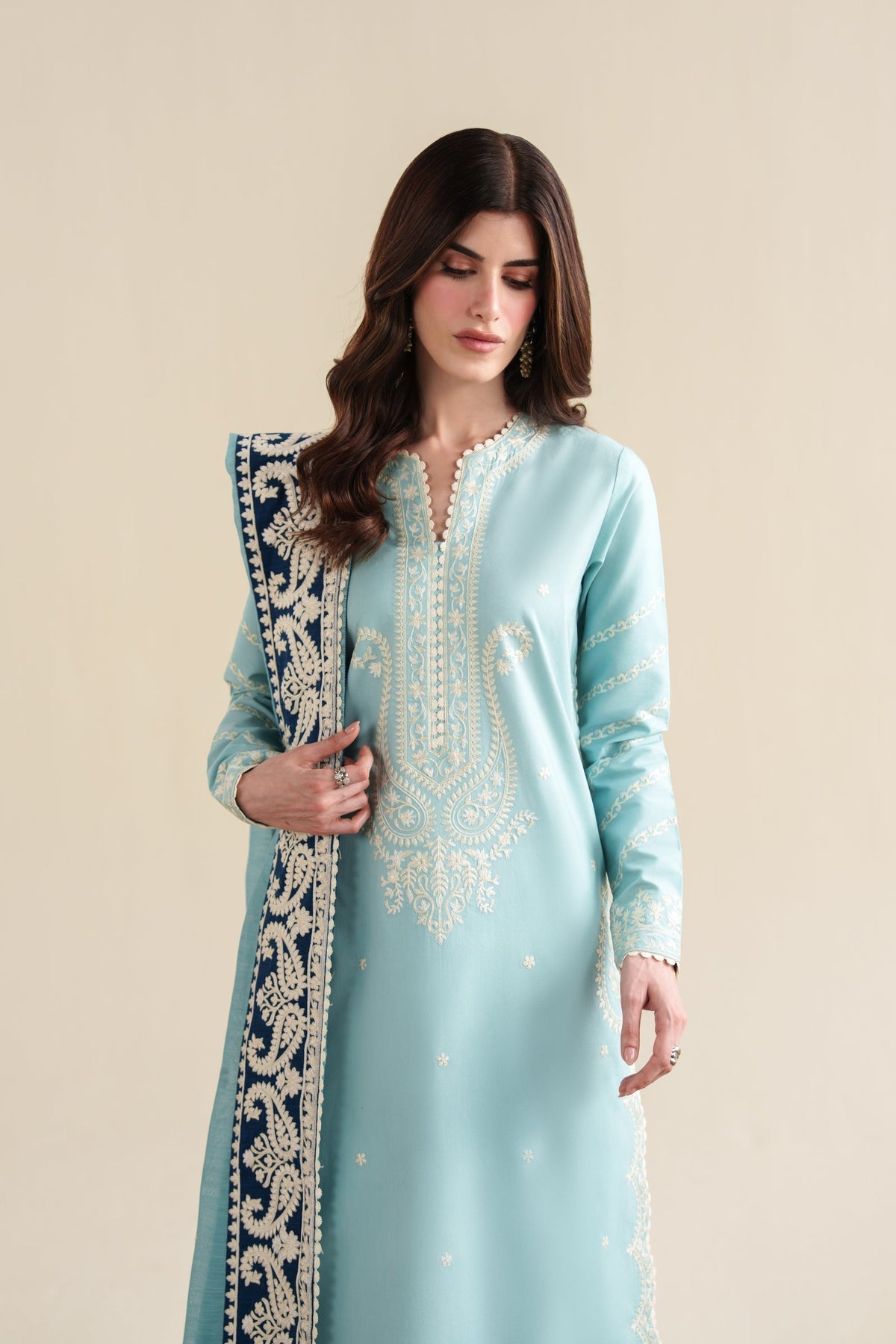 ZAIB LUXURY WINTER EMBROIDERED 3 PC SUIT WITH EMBROIDERED SHAWL