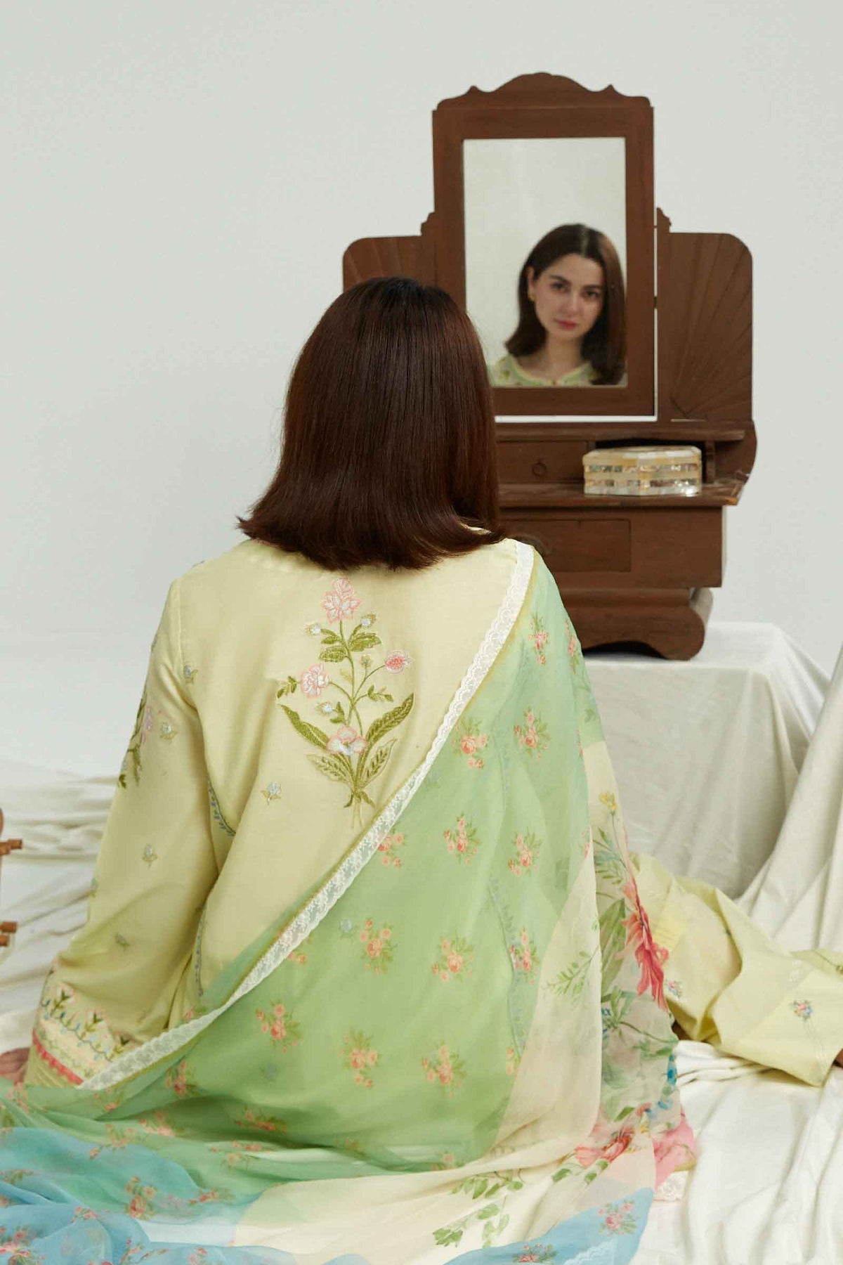 Zara Shah Jhan Lawn Embroidered 3 PC