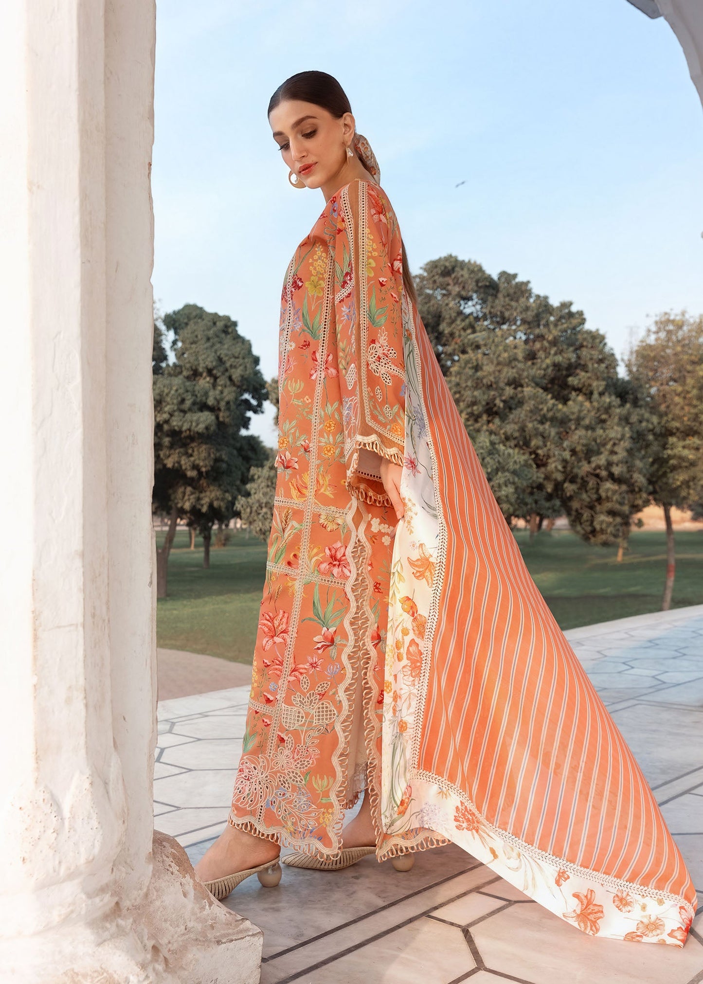 CRIMSON LAWN EMBROIDERED LAWN 3 PC WITH SOFT LAWN DUPPATA