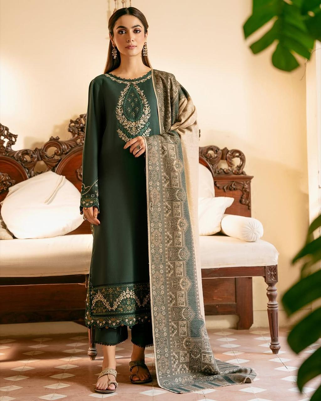 Izel Lawn Embroidered 3 PC
