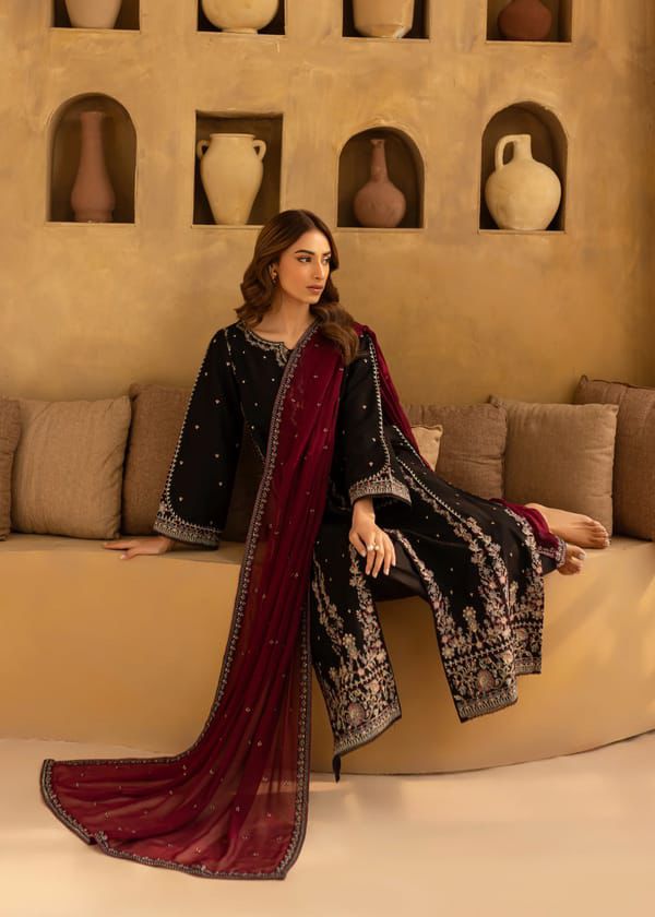 BATIK LAWN EMBROIDERED 3 PC WITH EMBROIDERED DUAPPTA