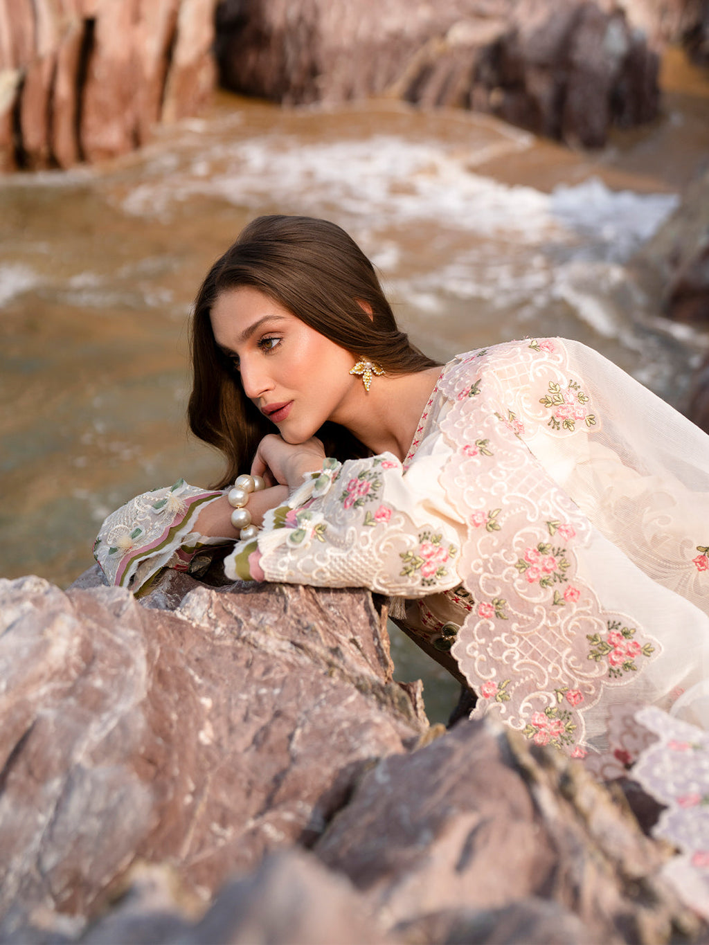 MAHNUR LAWN LUXURY EMBROIDERED 3 PC WITH READY TO WEAR DUPATTA