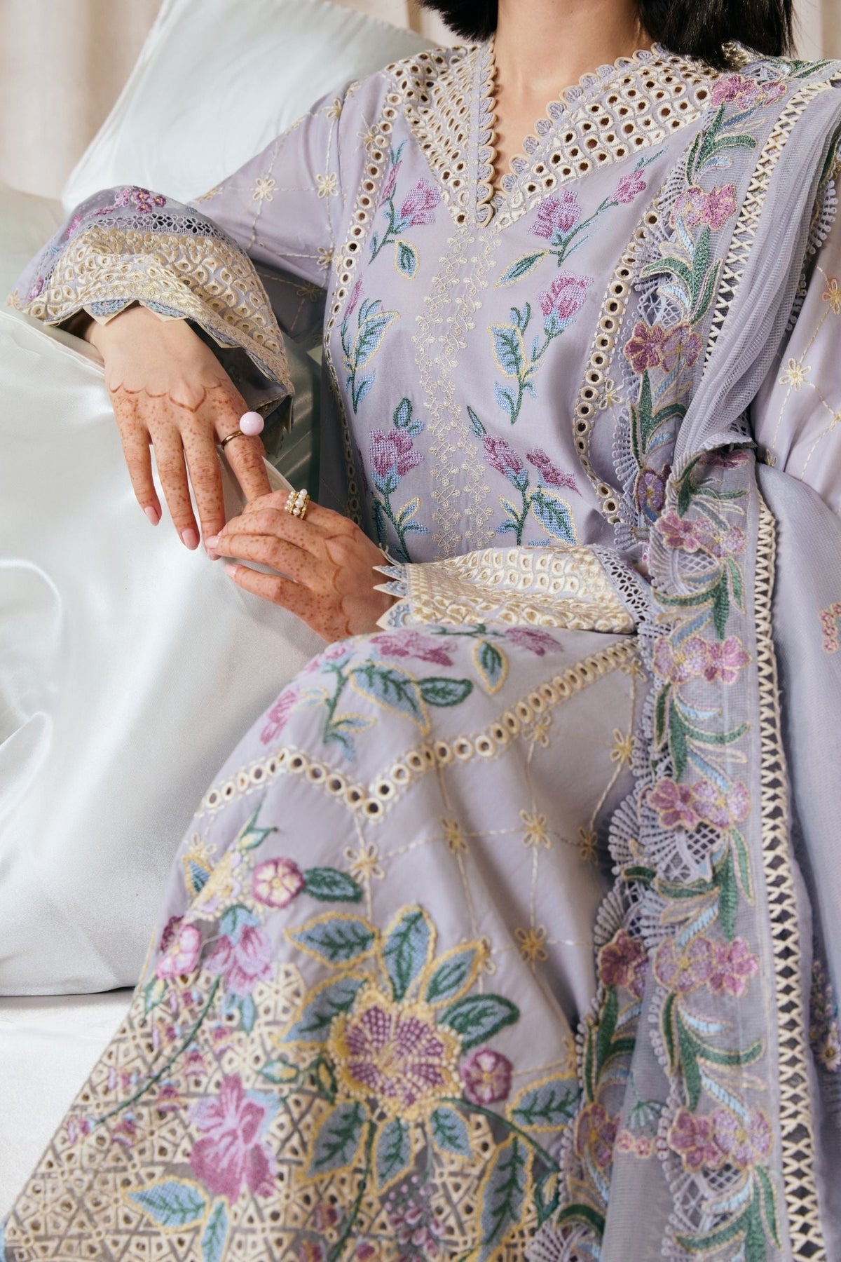 MARYAM HUSSAIN LUXURY LAWN EMBROIDERED 3 PC WITH EMBROIDERED DUPPATA