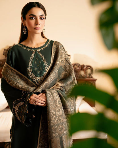 Izel Lawn Embroidered 3 PC