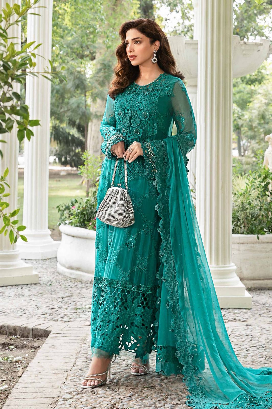 MARIA B LUXURY CHIFFON EMBROIDERED 3 PC SUIT WITH READY EMBROIDERED DUPPATA
