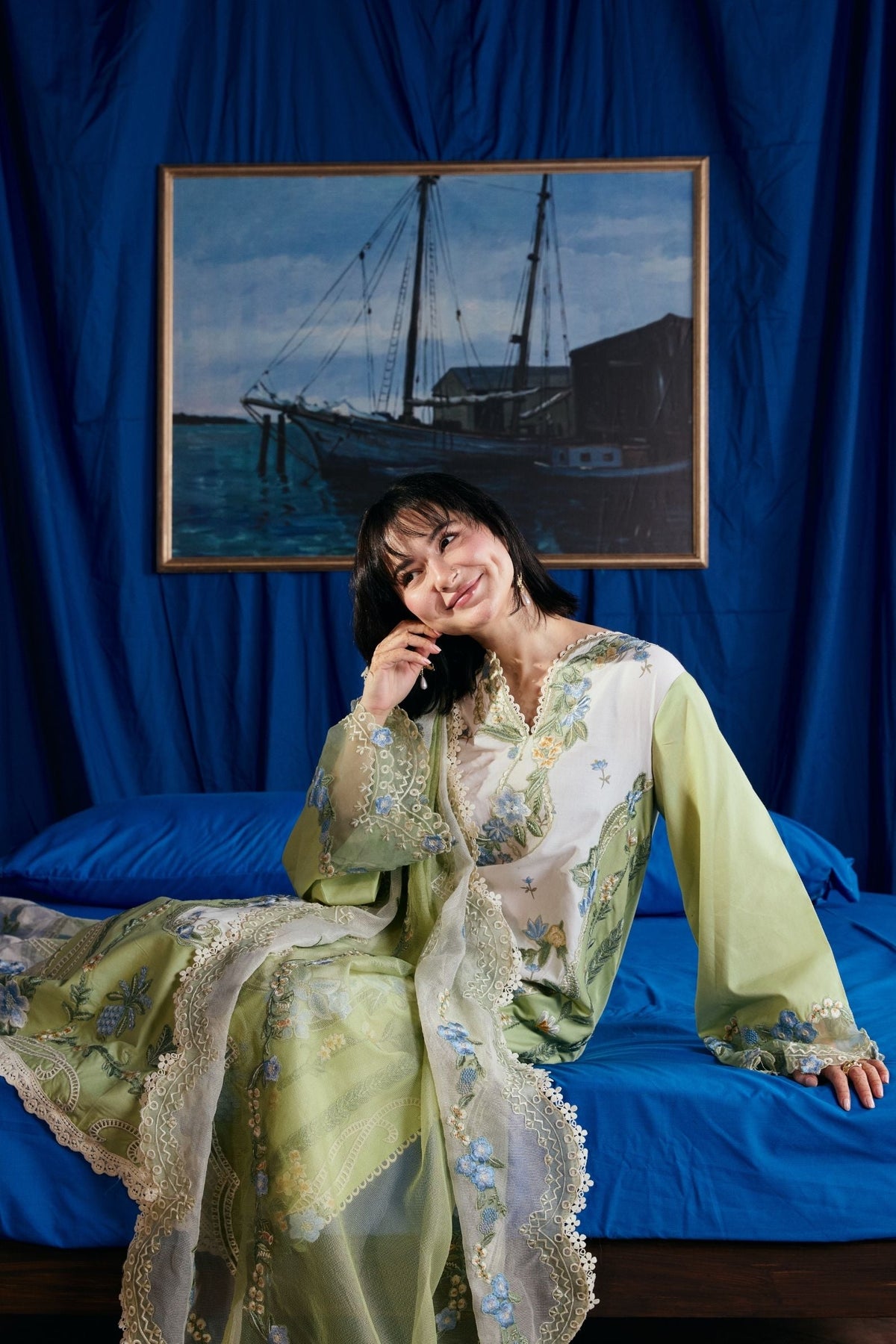 MARYAM HUSSAIN WINTER LUXURY EMBROIDERED 3 PC SUIT WITH EMBROIDERED SHAWL
