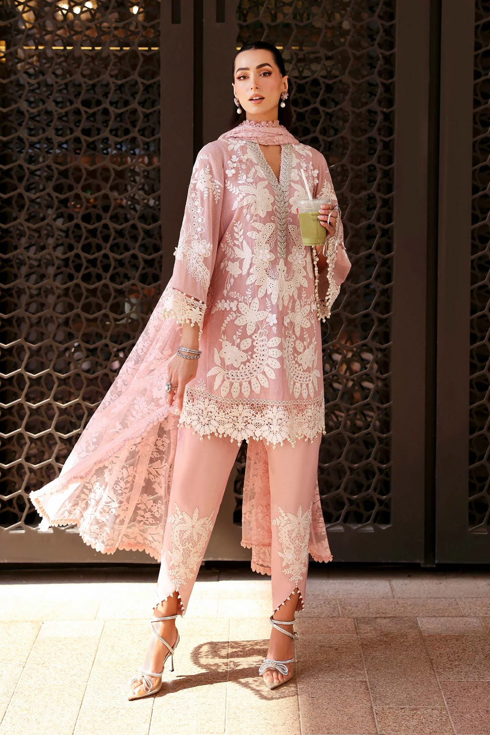 MARIA B LUXURY LAWN EMBROIDERED 3 PC WITH VOIL LAWN EMBROIDERED DUPPATA