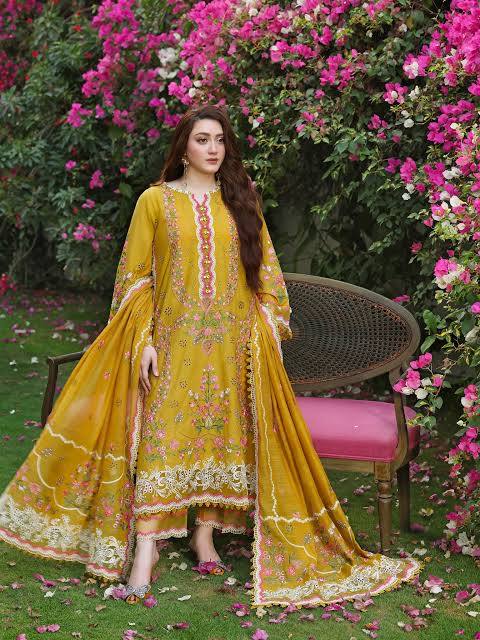 ANEELAS WINTER EMBROIDERED 3 PC SUIT WITH EMBROIDERED SHAWL