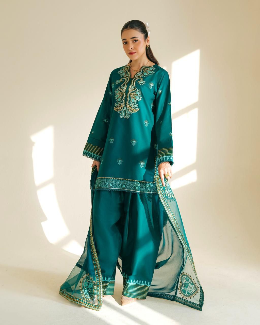 CROSS STITCH LAWN EMBROIDERD 3 PC WITH EMBROIDERED DUPATTA