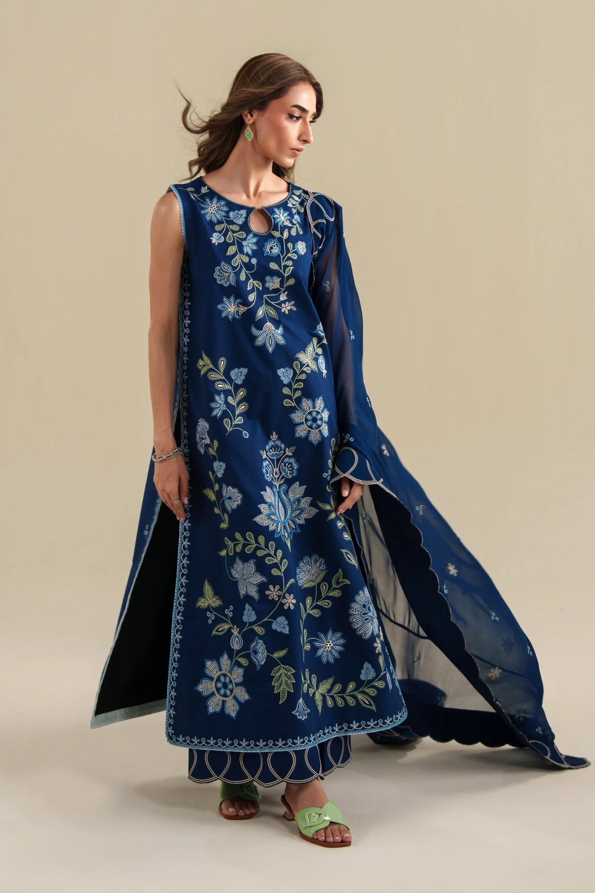 ZAIB LUXURY EMBROIDERED 3 PC WINTER SUIT WITH EMBROIDERED SHAWL
