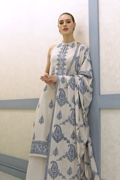 BAREEZE LUXURY WINTER EMBROIDERED 3 PC SUIT WITH HEAVY EMBROIDERED SHAWL