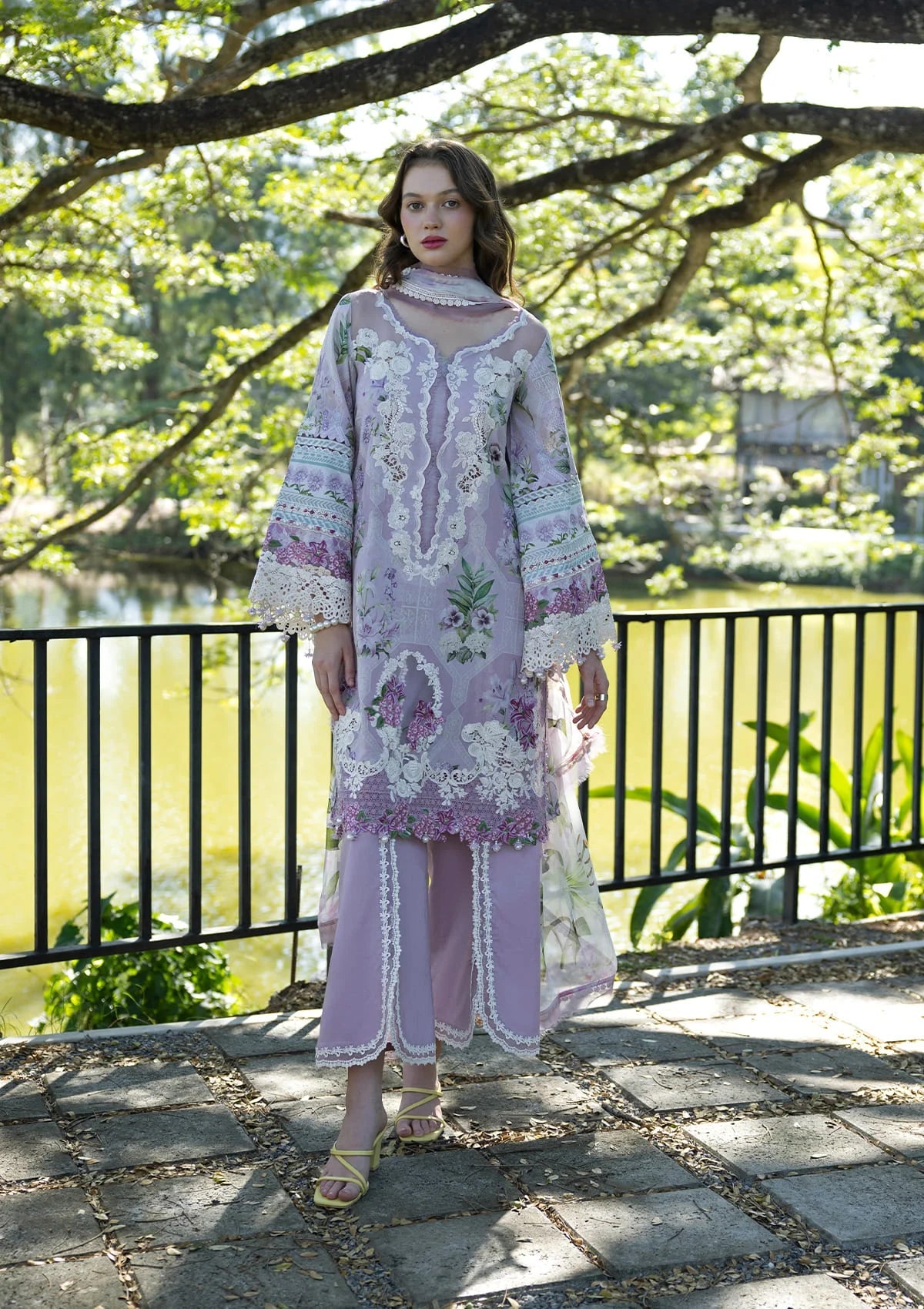 ELAF LAWN EMBROIDERED 3 PC SUIT WITH EMBROIDERED READY DUPATA