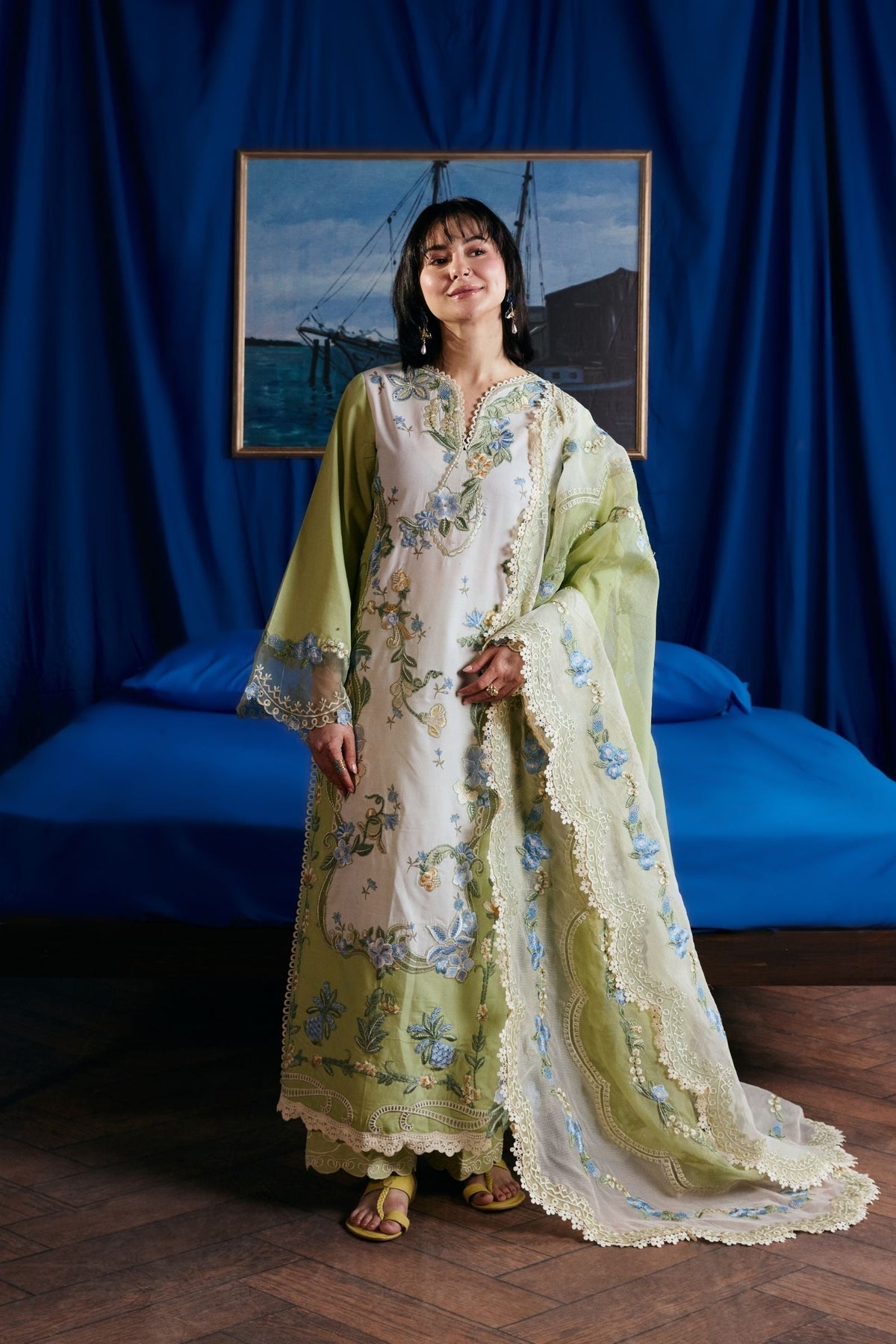 MARYAM HUSSAIN WINTER LUXURY EMBROIDERED 3 PC SUIT WITH EMBROIDERED SHAWL