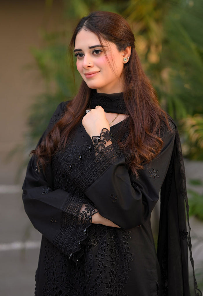 BAREEZE LUXURY LAWN EMBROIDERED 3 PC WITH EMBROIDERED DUPPATA