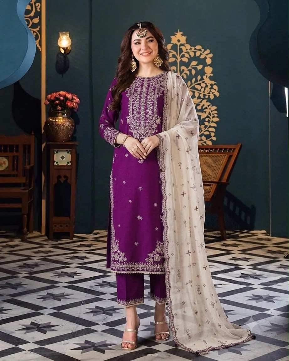 CHARIZMA EMBROIDERED CHIFFON 3 PC SUIT WITH READY EMBROIDERED DUPPATA