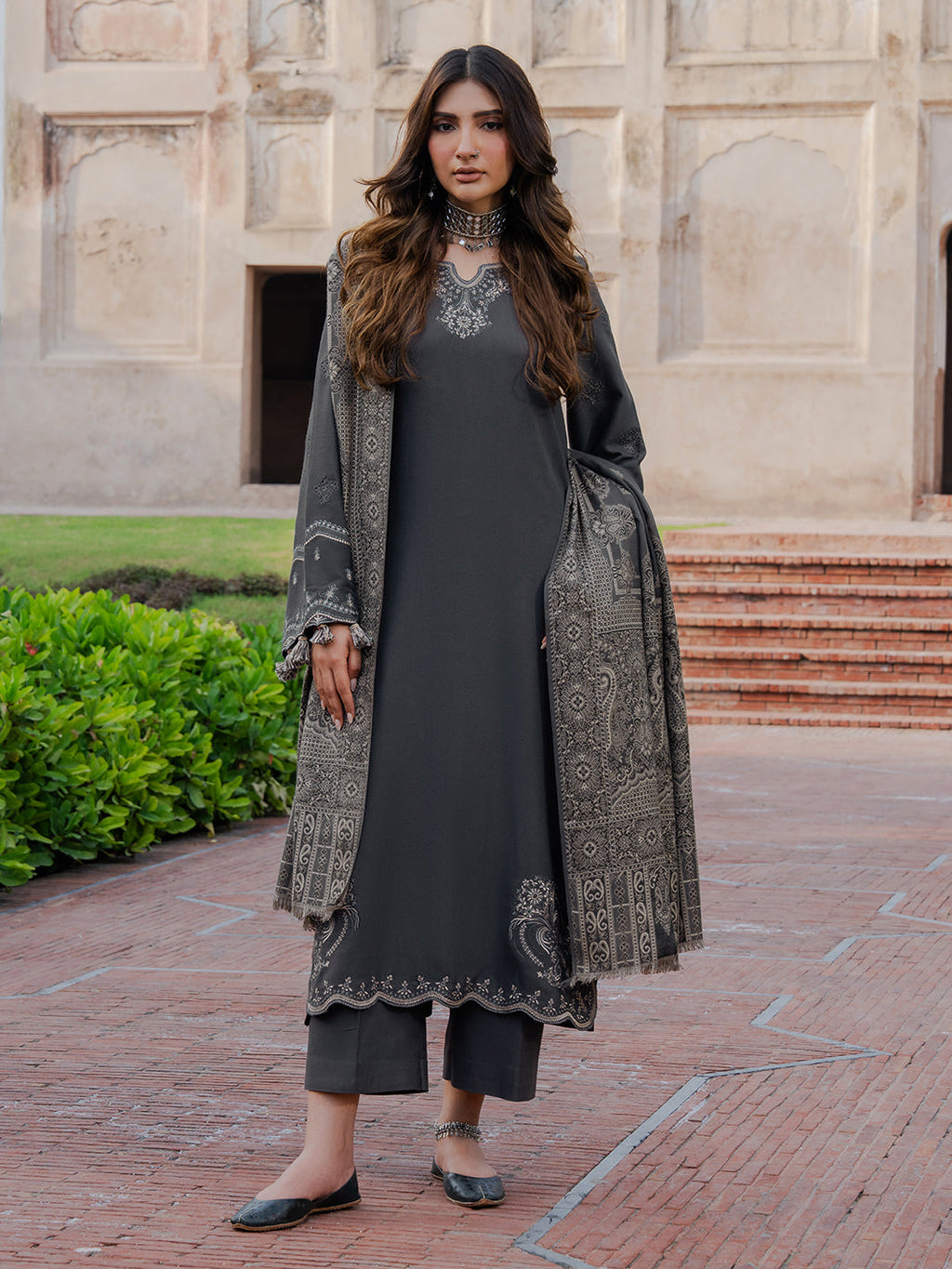 IZEL EMBROIDERED 3 PC ELEGANCE