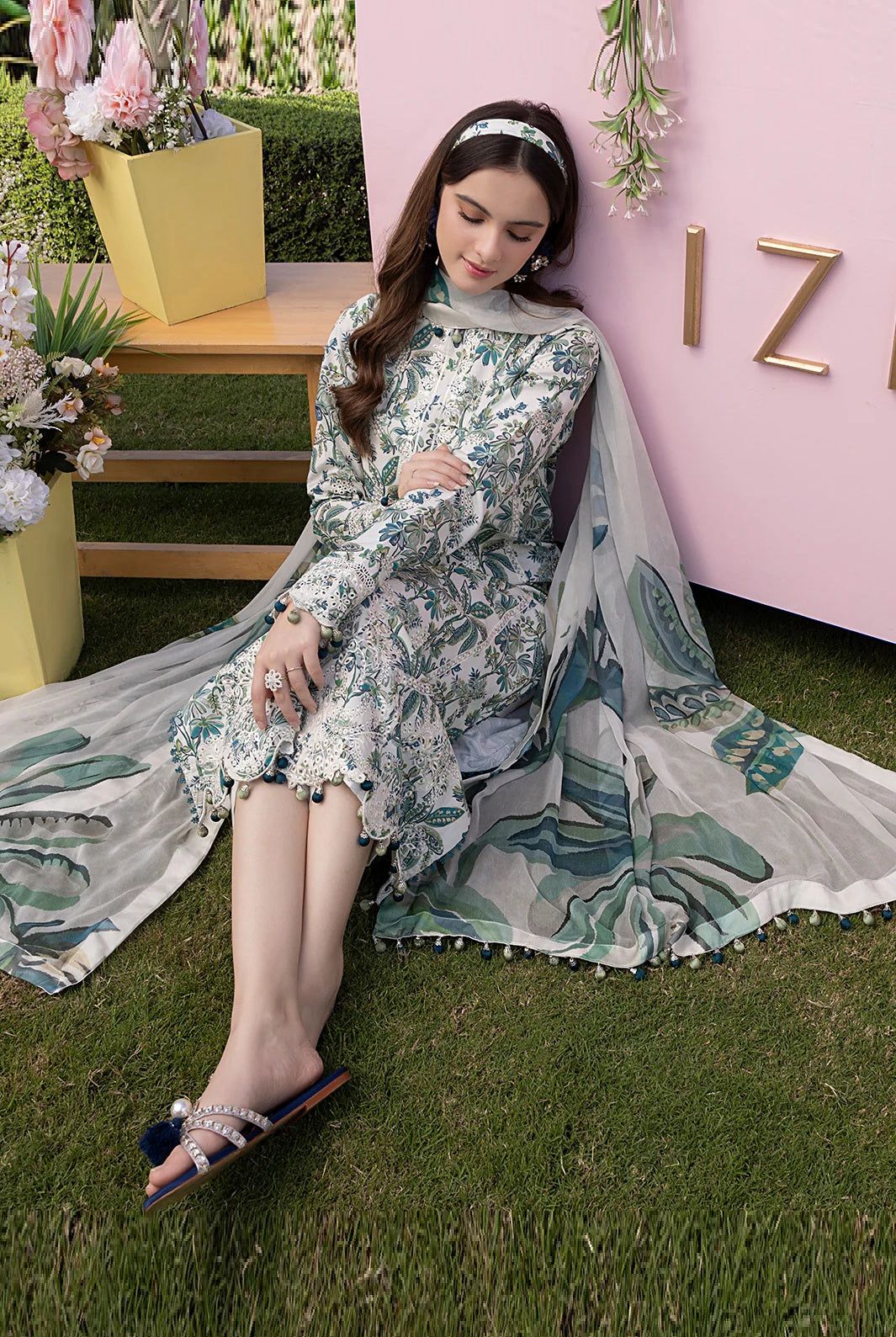 IZEL LAWN 3 PC WITH EMBROIDERED DUAPPTA