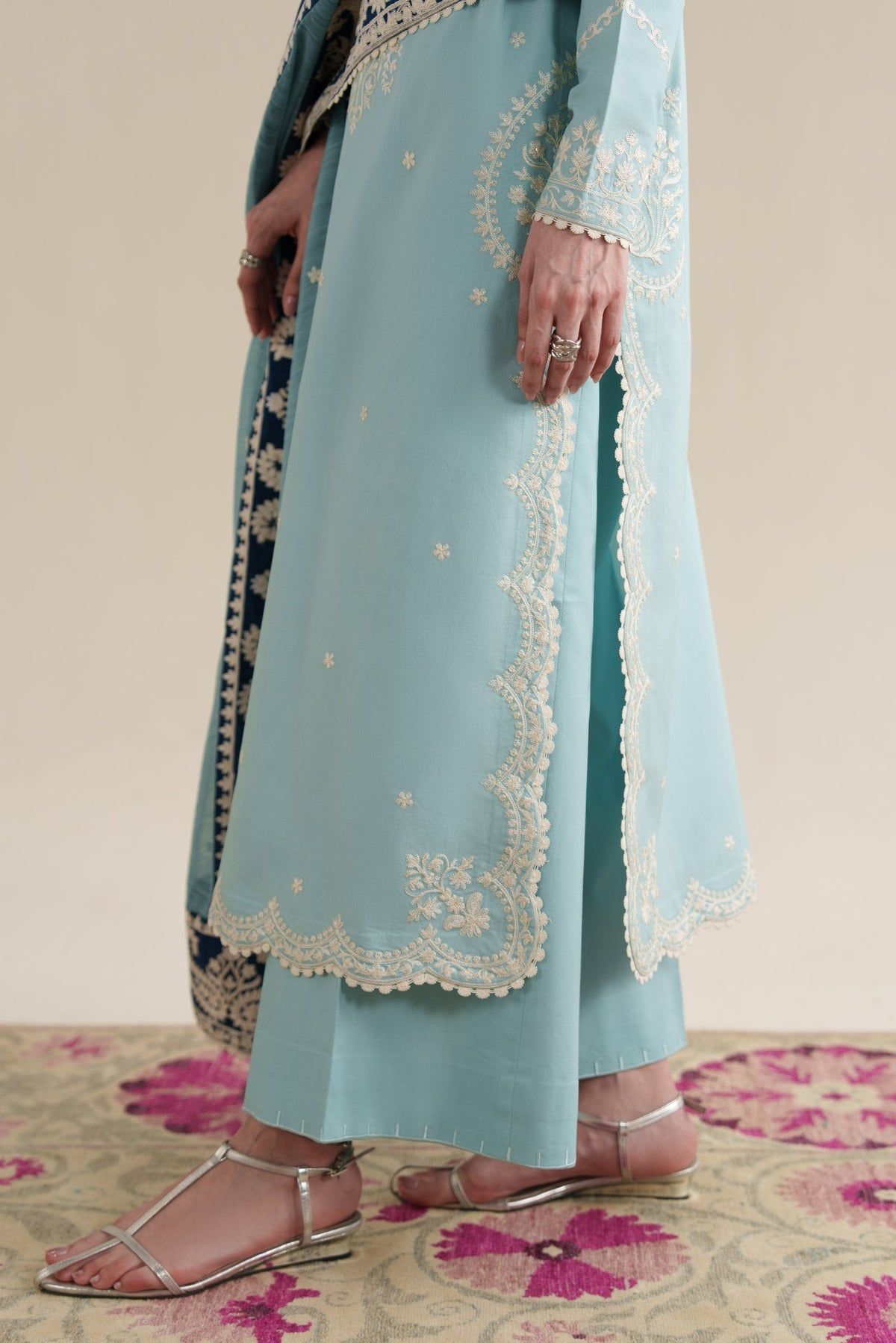 ZAIB LUXURY WINTER EMBROIDERED 3 PC SUIT WITH EMBROIDERED SHAWL