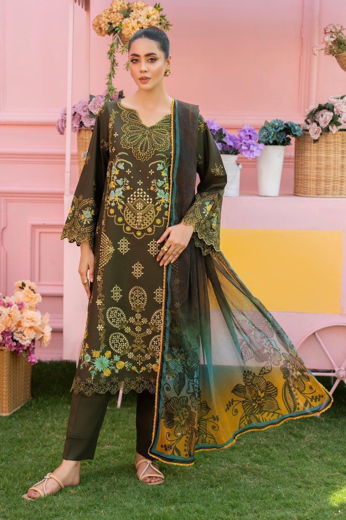 BATIK LAWN EMBROIDERED 3 PC WITH SOFT PREMIUM DUPPATA