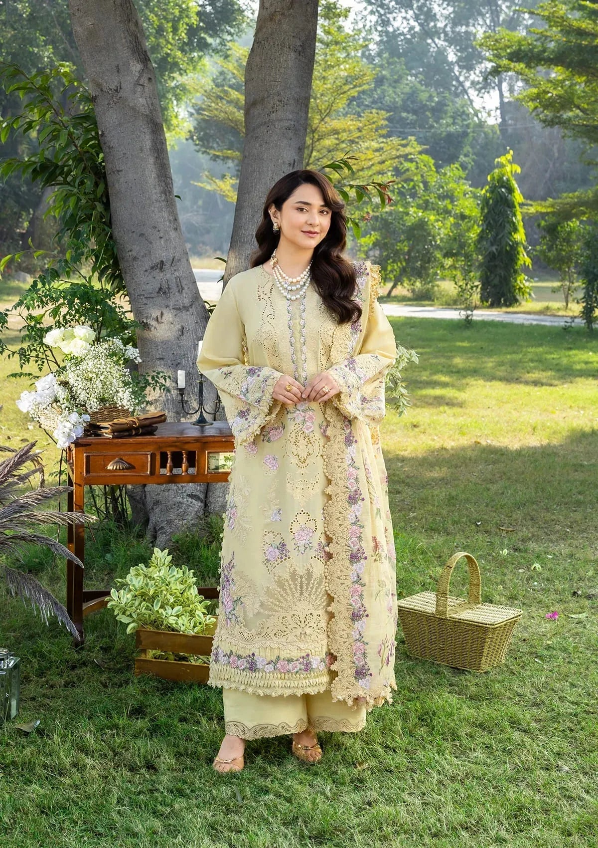 ELAF LUXURY WINTER EMBROIDERED 3 PC SUIT WITH EMBROIDERED SHAWL