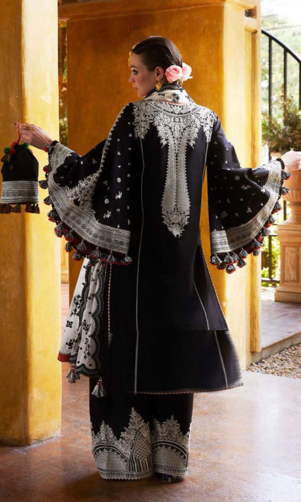 HUSSAIN REHAR LAWN HEAVEY EMBROIDERED 3 PC WITH EMBROIDERED BACK