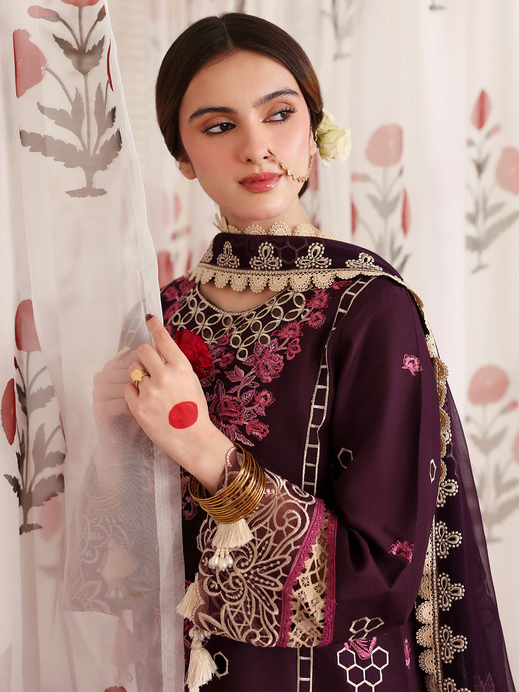 MAHNUR LAWN 3 PC LUXURY EMBROIDERED DUPATTA