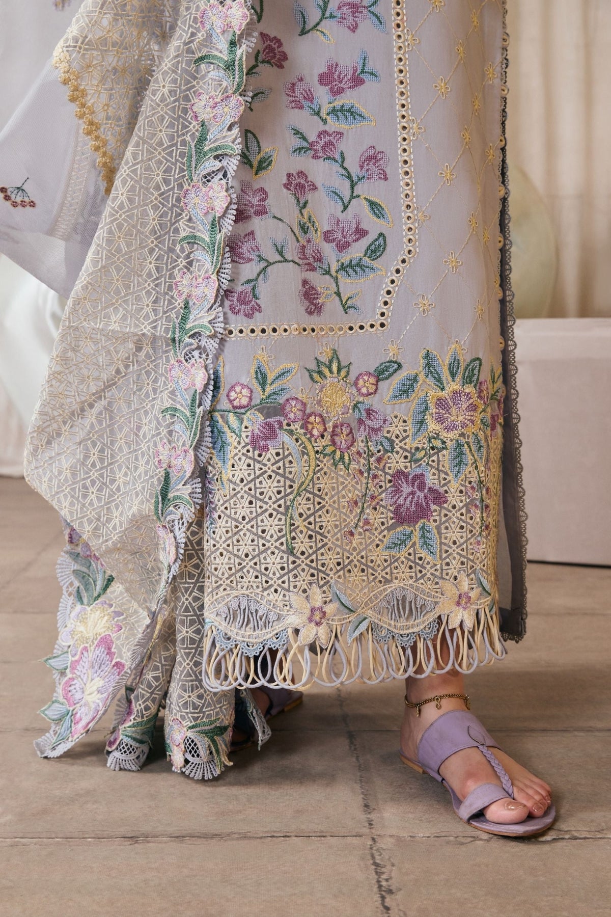 MARYAM HUSSAIN LUXURY LAWN EMBROIDERED 3 PC WITH EMBROIDERED DUPPATA