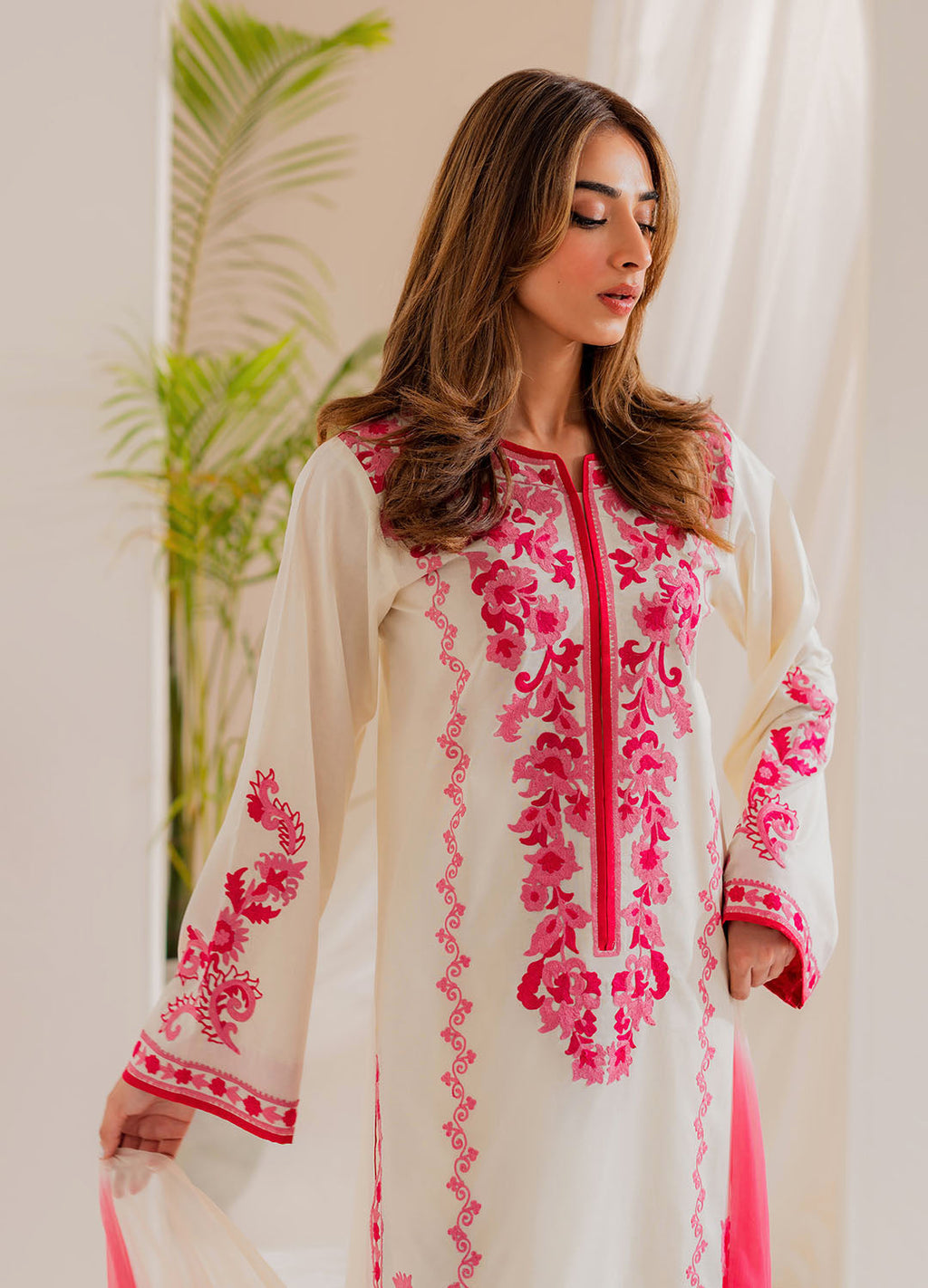 VINTAGE 3PC LAWN EMBROIDERED WITH TYE AND DYE DUPATTA