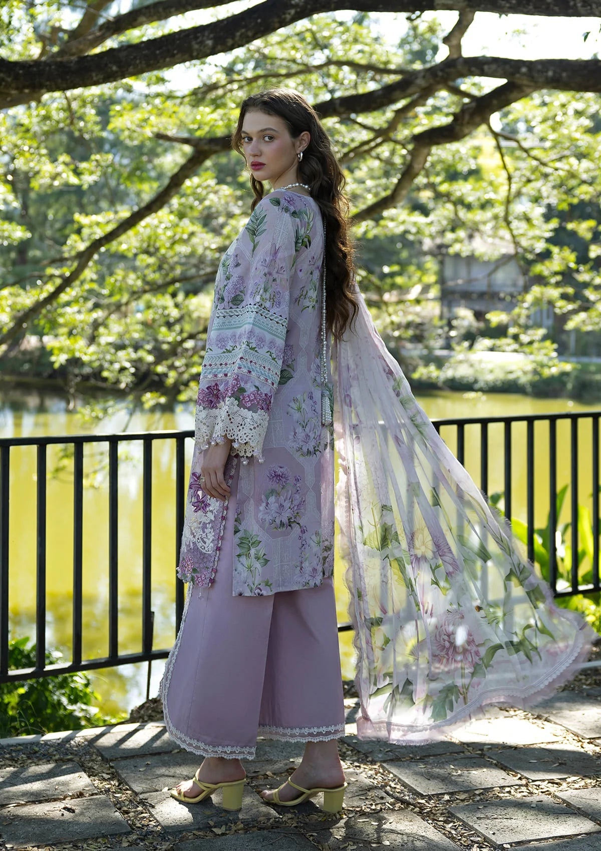 ELAF LAWN EMBROIDERED 3 PC SUIT WITH EMBROIDERED READY DUPATA