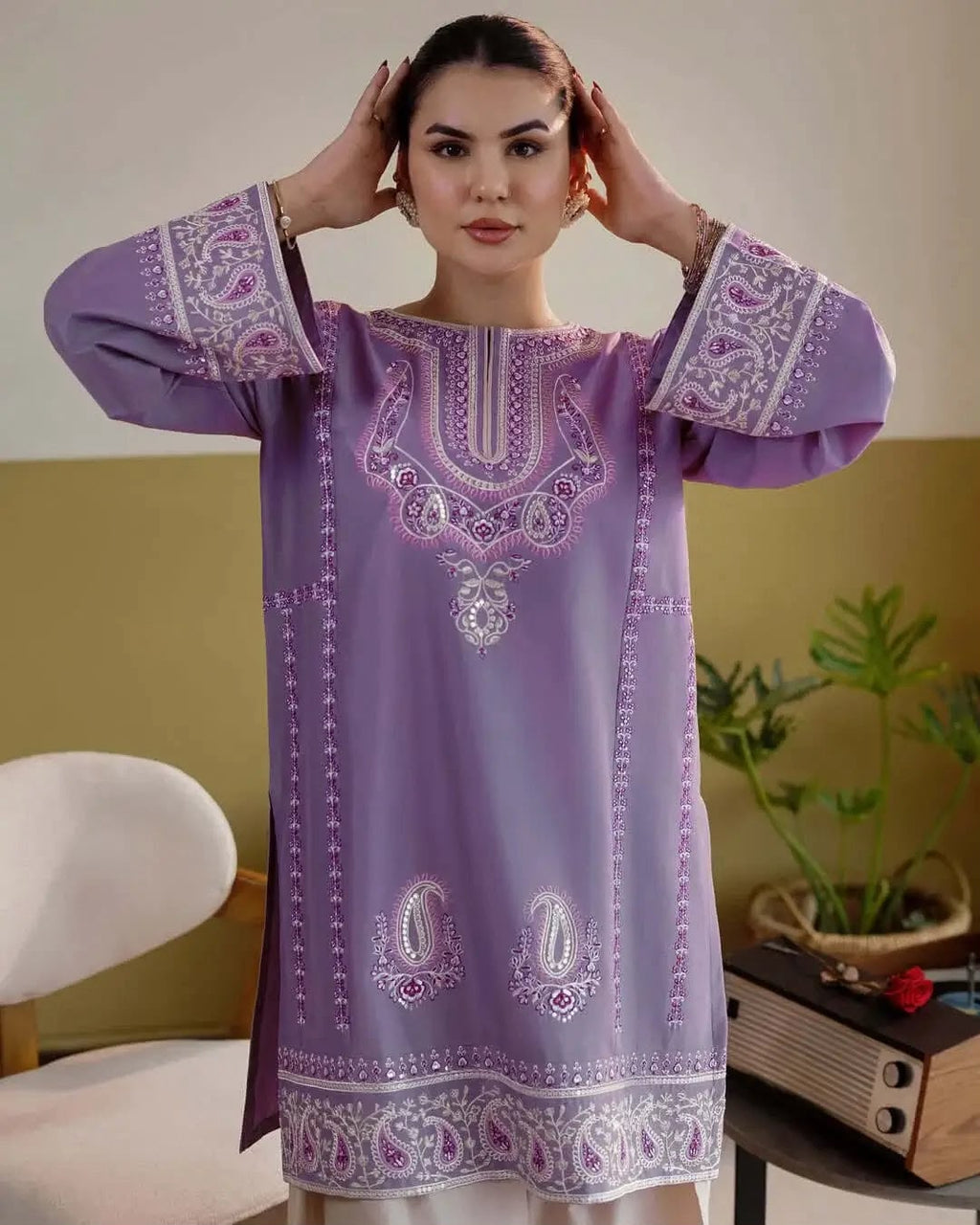 URGE 2 EMBROIDERED SUIT WITH EMBROIDERED TROUSER