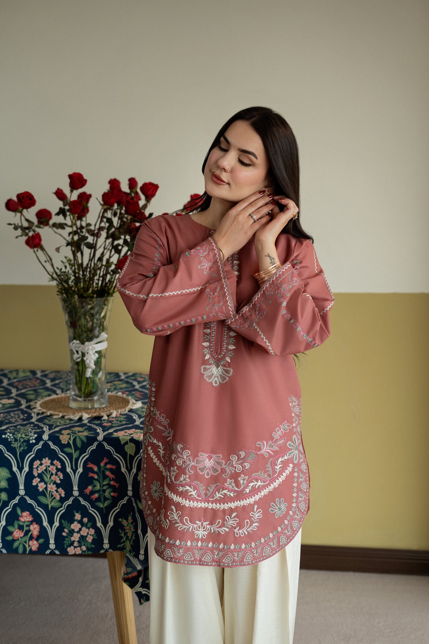 URGE LAWN 2 PC EMBROIDERD WITH EMBROIDERED TROUSER