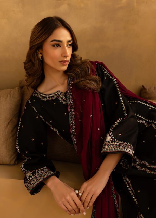 BATIK LAWN EMBROIDERED 3 PC WITH EMBROIDERED DUAPPTA