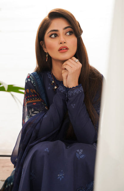 SERAN WINTER EMBROIDERED 3 PC SUIT WITH SOFT DUPPATA