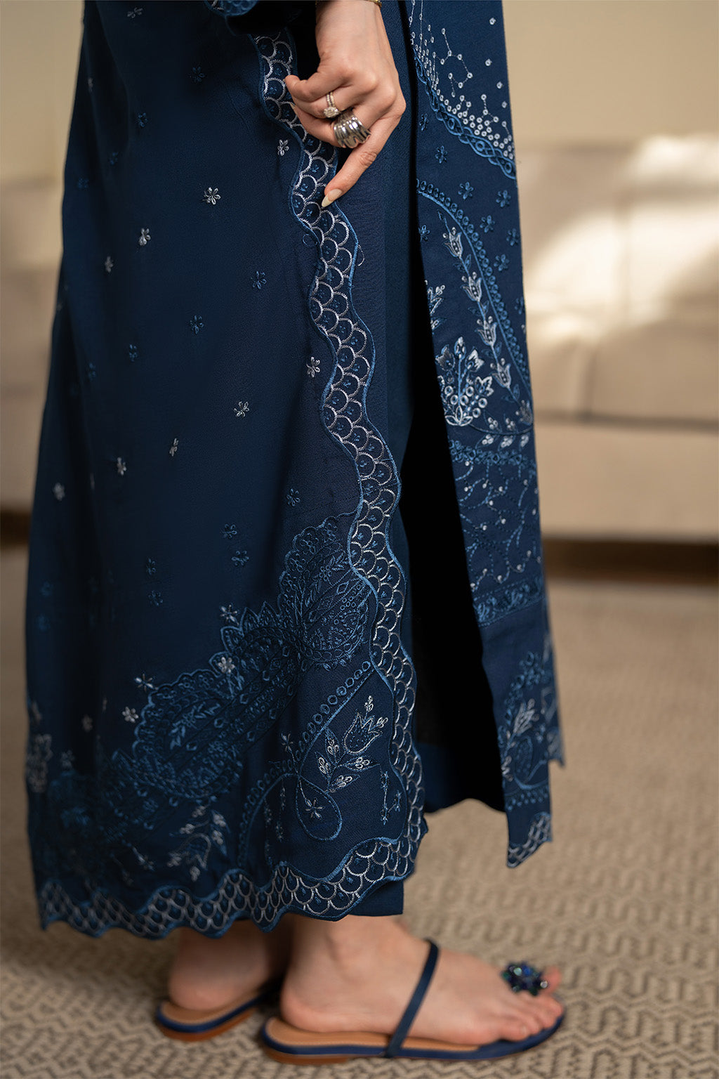 SAPPHIRE LAWN 3PC EMBROIDERED WITH EMBROIDERED DUPPTA