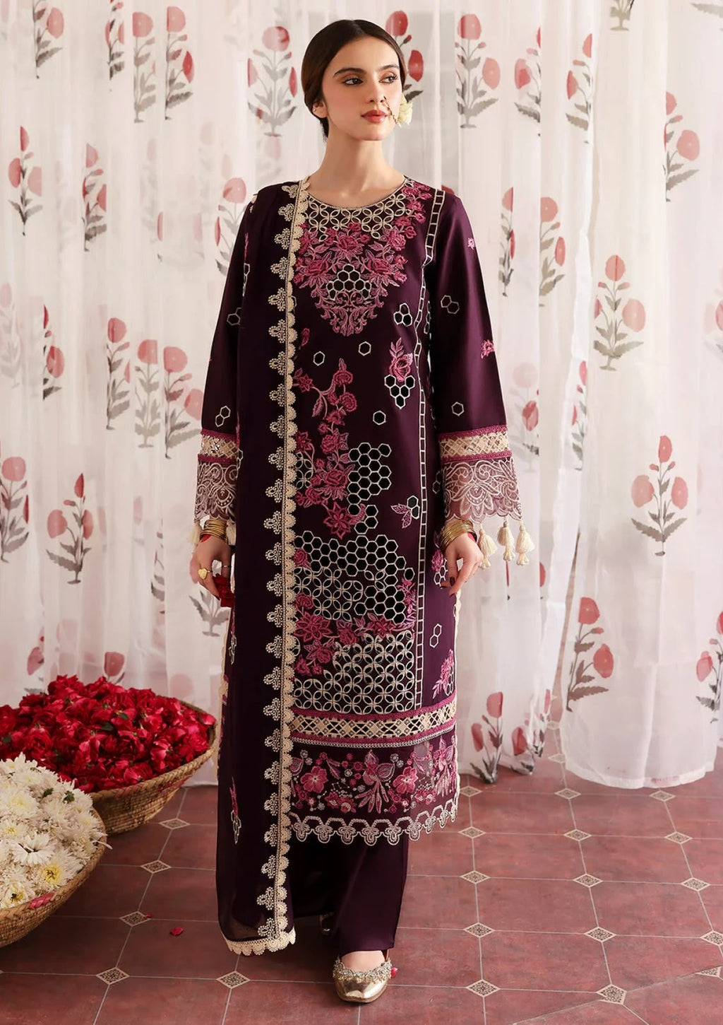 MAHNUR LUXURY WINTER EMBROIDERED 3 PC SUIT WITH EMBROIDERED SHAWL